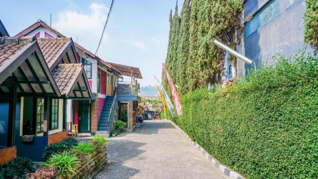 Oyo 1488 Hotel Cemara Asri Lembang Exterior photo