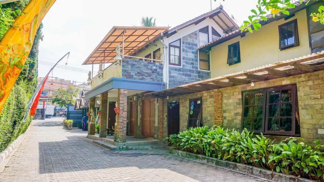 Oyo 1488 Hotel Cemara Asri Lembang Exterior photo